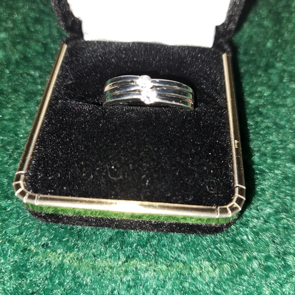 Sz 7 Ring - Picture 3 of 3